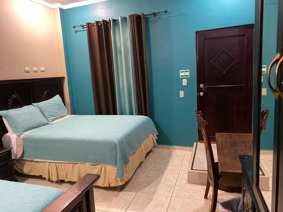 Refugio De La Montana B&B San Pedro Sula Buitenkant foto